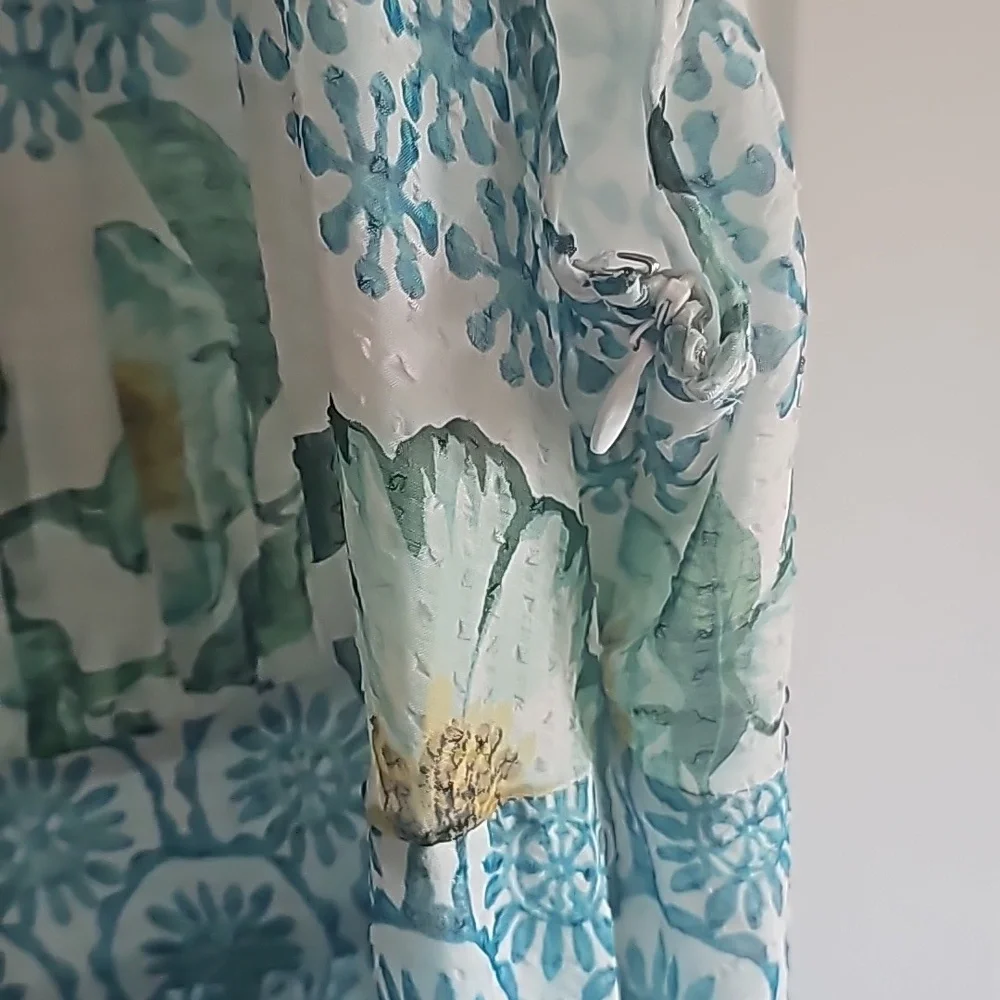 Eliza J floral halter style dress with keyhole button back closure - Picture 6 of 8